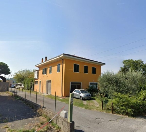 appartamento in vendita a Lucca in zona Ponte a Moriano