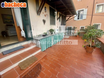 casa indipendente in vendita a Lucca in zona Nozzano