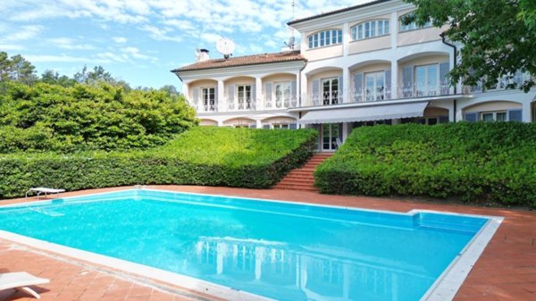 casa indipendente in vendita a Lucca in zona Mutigliano