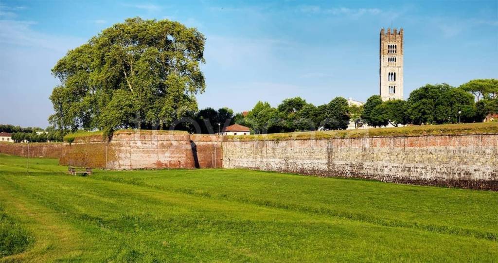 casa indipendente in vendita a Lucca in zona Sant'Anna
