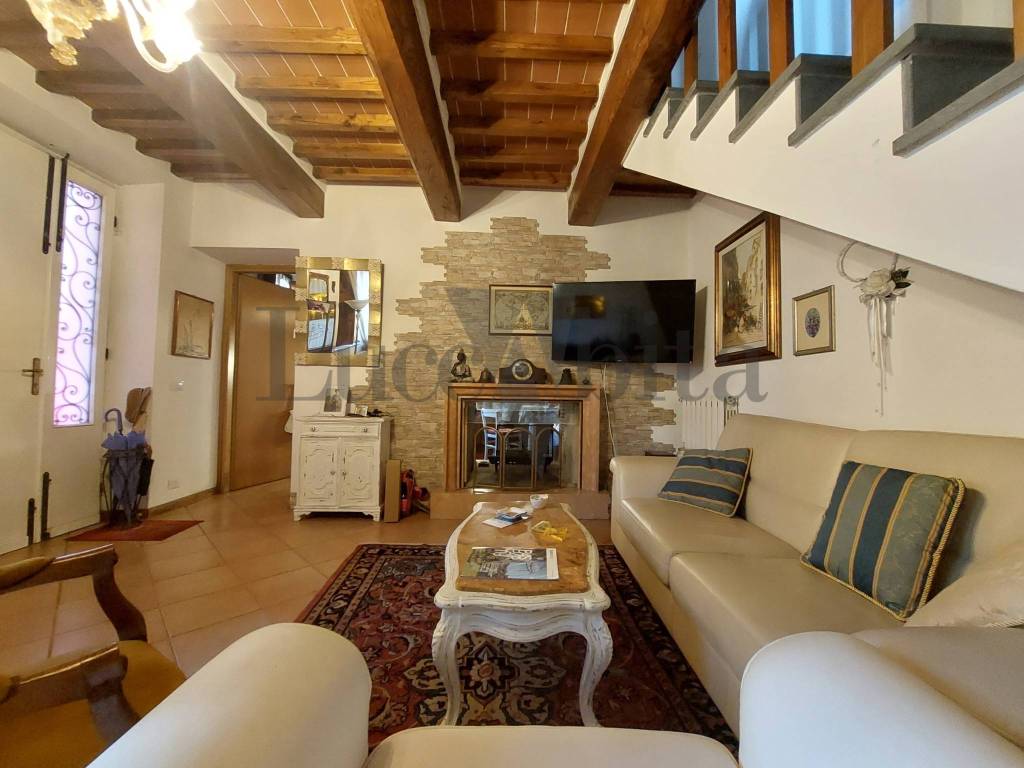 casa indipendente in vendita a Lucca in zona zona San Marco