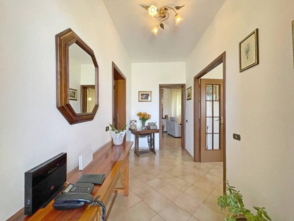 casa indipendente in vendita a Lucca in zona Nave