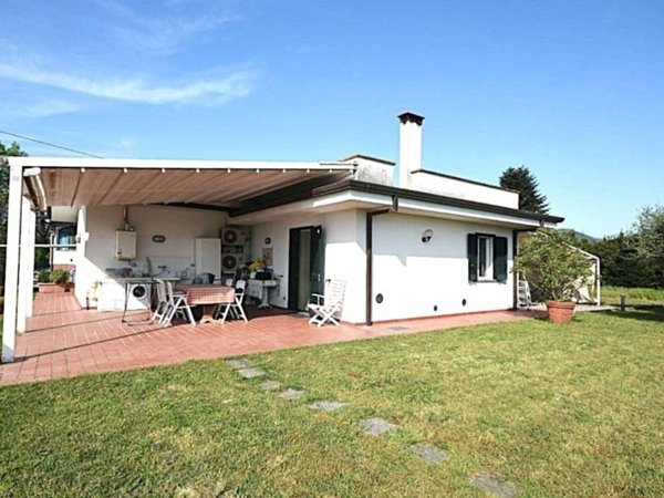 casa indipendente in vendita a Lucca in zona San Pietro a Vico