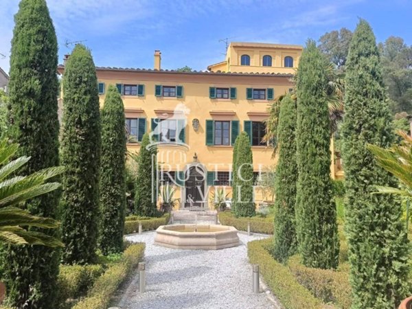 casa indipendente in vendita a Lucca in zona Balbano