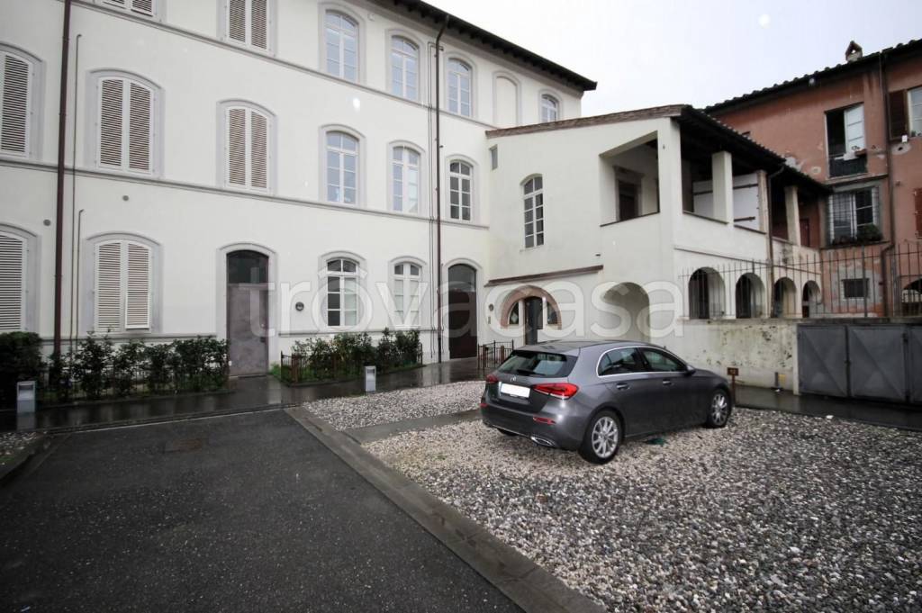 appartamento in vendita a Lucca in zona Centro Città