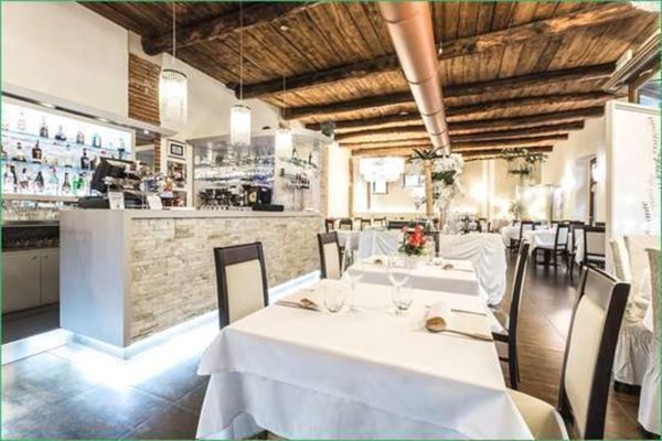 negozio in vendita a Lucca in zona Centro Città