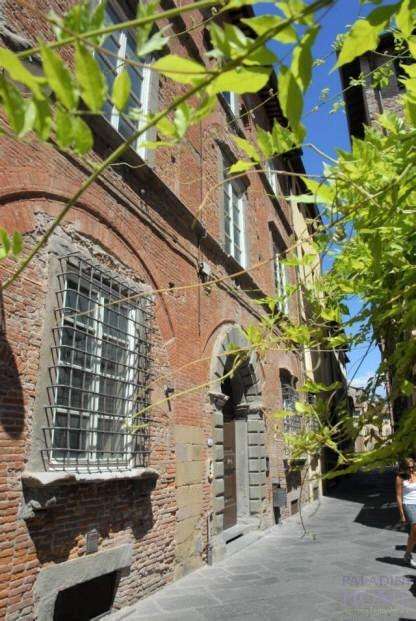 appartamento in vendita a Lucca in zona Centro Città