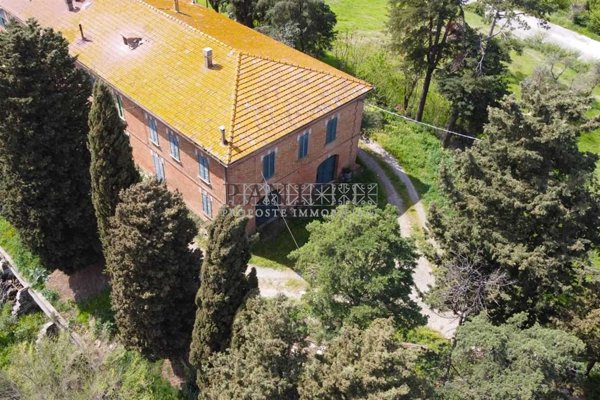 casa indipendente in vendita a Lucca