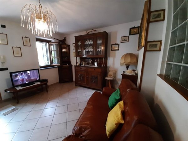 casa indipendente in vendita a Lucca
