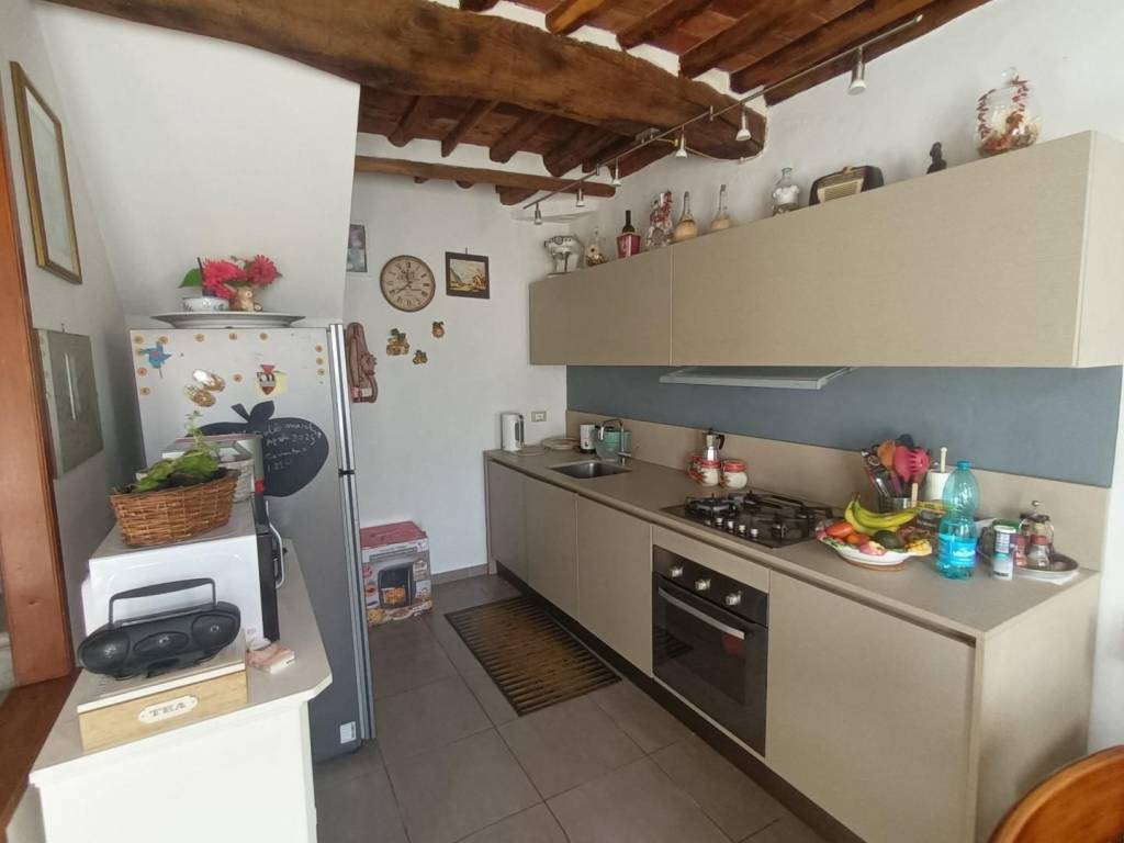 casa indipendente in vendita a Lucca in zona Nave