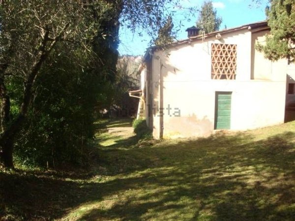 casa indipendente in vendita a Lucca in zona Mutigliano