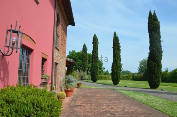 casa indipendente in vendita a Lucca
