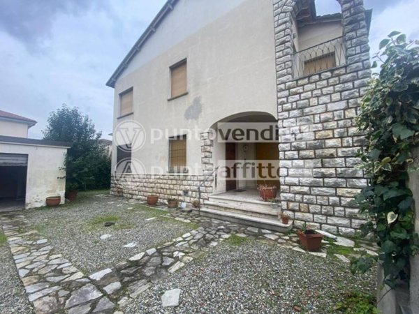casa indipendente in vendita a Lucca in zona Zona San Concordio