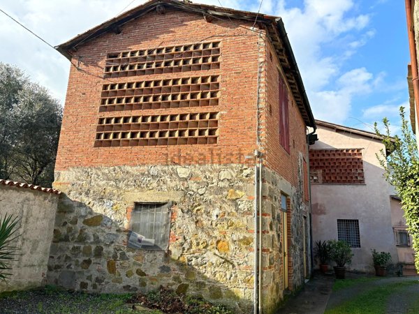 appartamento in vendita a Lucca in zona Nave