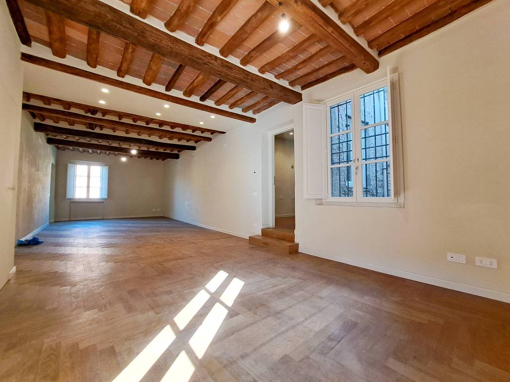 appartamento in vendita a Lucca in zona Centro Città