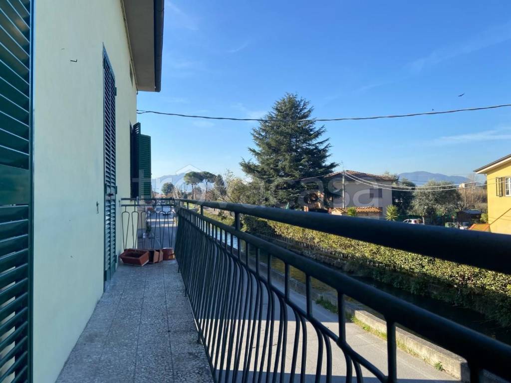 appartamento in vendita a Lucca in zona San Pietro a Vico