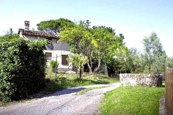 casa semindipendente in vendita a Lucca in zona zona Antraccoli