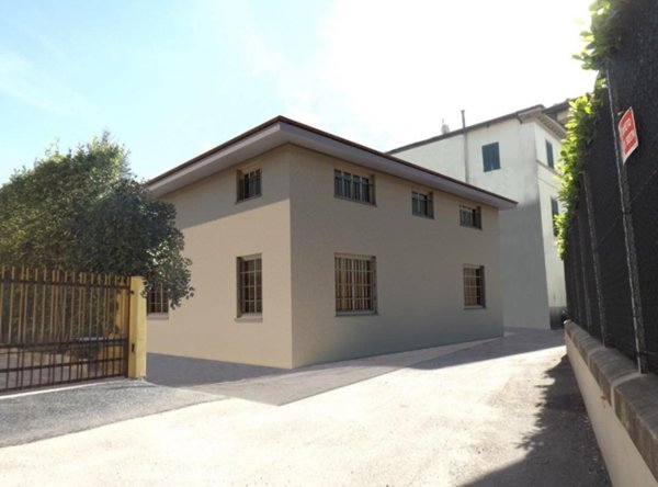 casa indipendente in vendita a Lucca in zona Centro Città