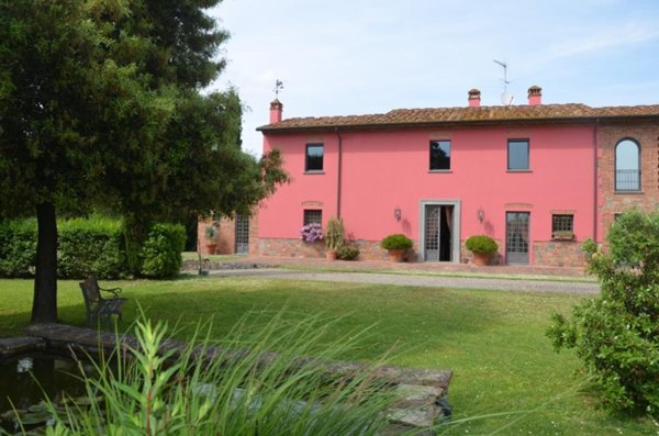 casa indipendente in vendita a Lucca in zona zona Arancio