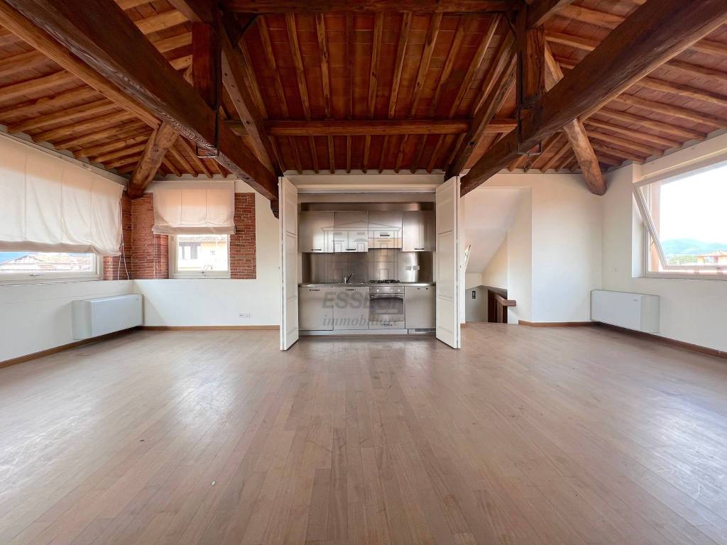 appartamento in vendita a Lucca in zona Centro Città