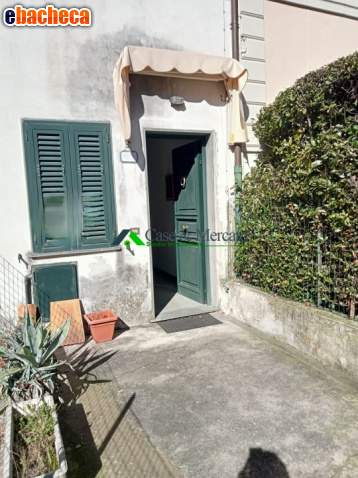 casa indipendente in vendita a Lucca in zona Centro Città