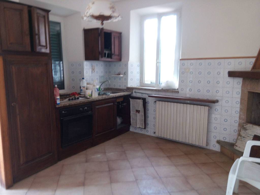 casa indipendente in vendita a Lucca in zona Ponte San Pietro