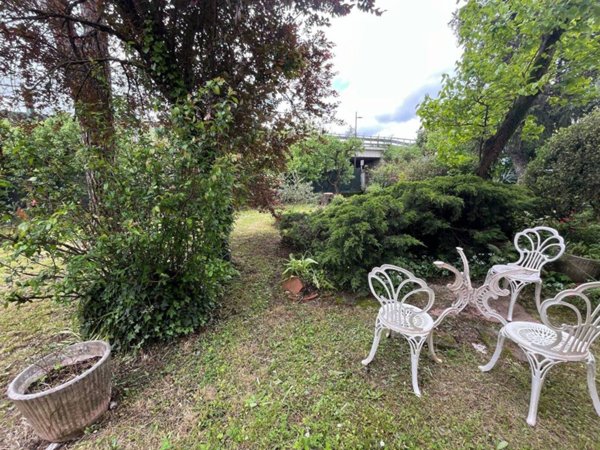 casa indipendente in vendita a Lucca in zona Zona San Concordio