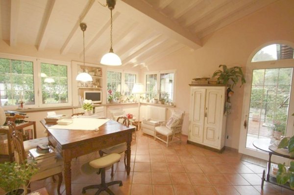 casa indipendente in vendita a Lucca in zona Nave
