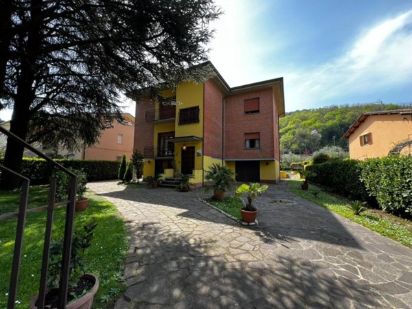 casa indipendente in vendita a Lucca in zona Ponte a Moriano