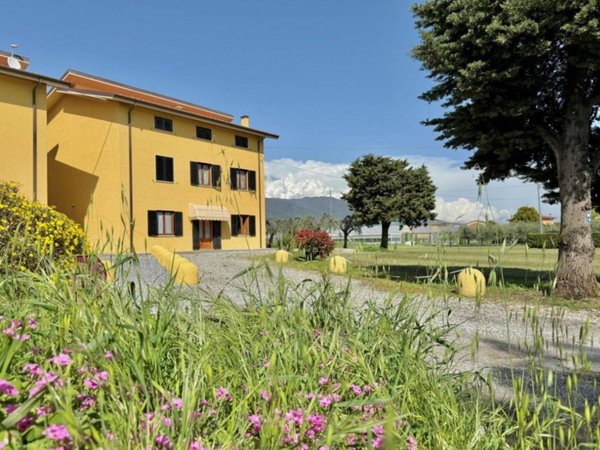 casa indipendente in vendita a Lucca in zona San Quirico di Moriano