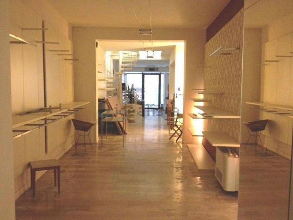 locale di sgombero in vendita a Lucca in zona zona Antraccoli