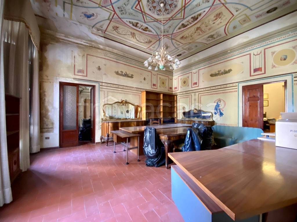 ufficio in vendita a Lucca in zona Centro Città