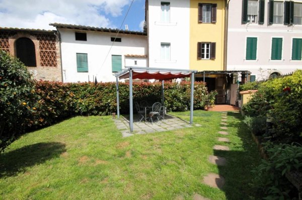 casa indipendente in vendita a Lucca in zona Nave