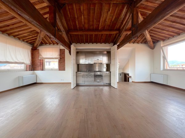 appartamento in vendita a Lucca in zona Centro Città