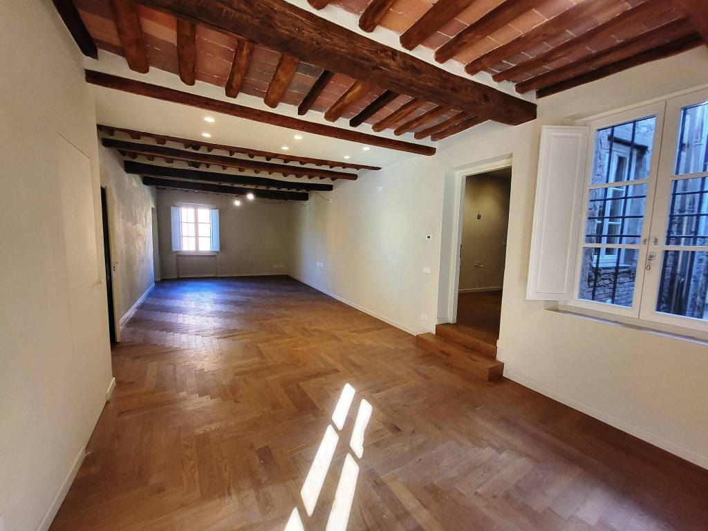 appartamento in vendita a Lucca in zona Centro Città