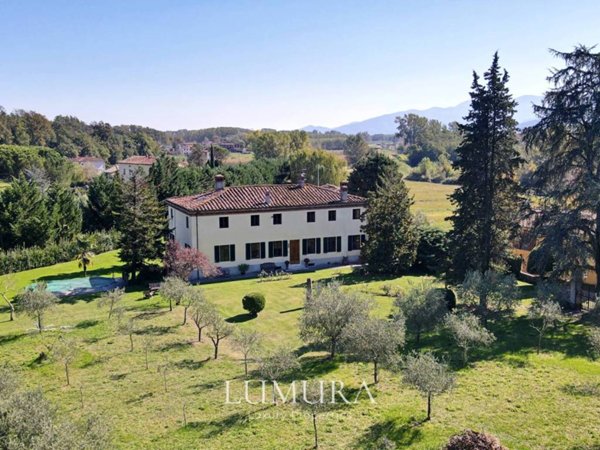 casa indipendente in vendita a Lucca in zona Maggiano