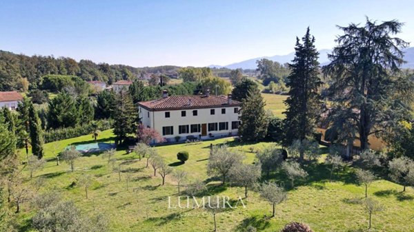 casa indipendente in vendita a Lucca in zona San Macario in Piano