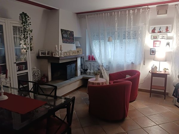 casa indipendente in vendita a Lucca in zona Zona San Concordio