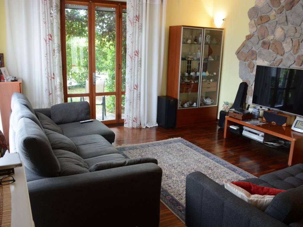 casa indipendente in vendita a Lucca in zona San Pietro a Vico