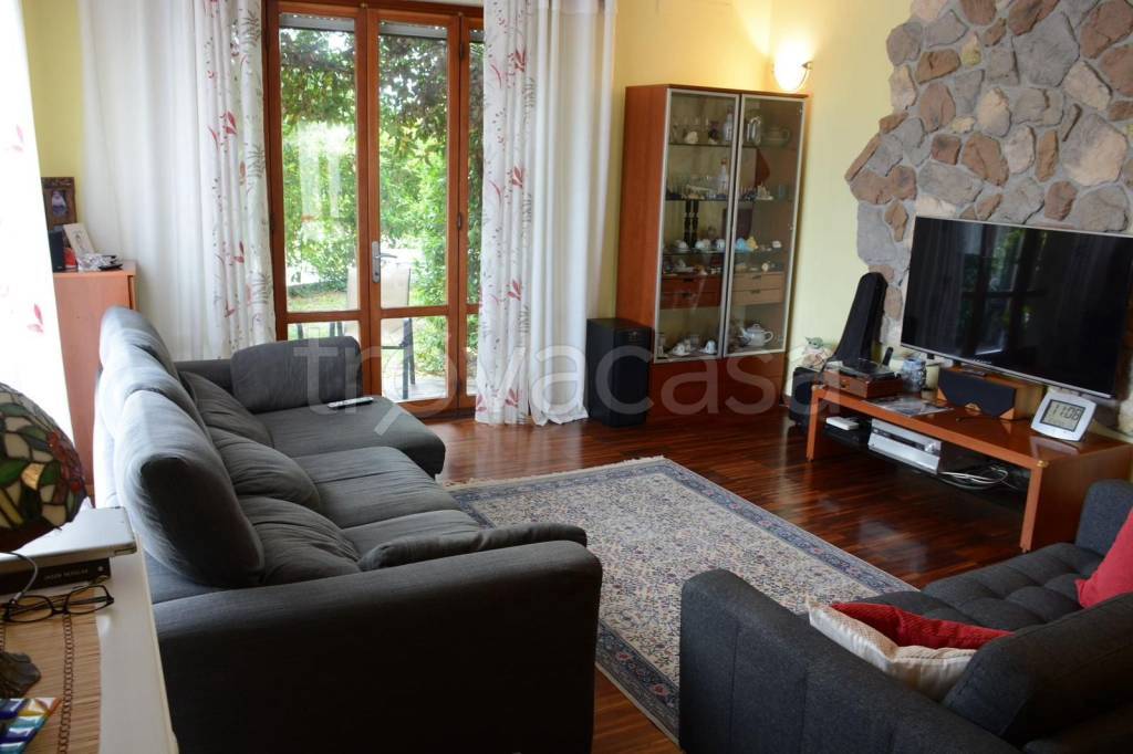 casa indipendente in vendita a Lucca in zona San Pietro a Vico