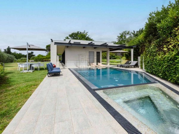 casa indipendente in vendita a Lucca in zona Monte San Quirico
