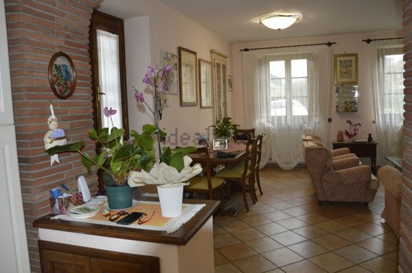 casa indipendente in vendita a Lucca in zona San Lorenzo a Vaccoli