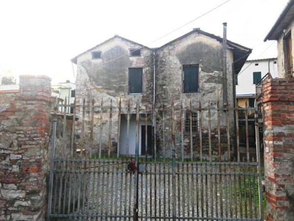 negozio in vendita a Lucca in zona zona San Marco