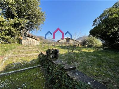 casa indipendente in vendita a Lucca in zona Centro Città