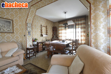 casa indipendente in vendita a Lucca in zona Sant'Anna