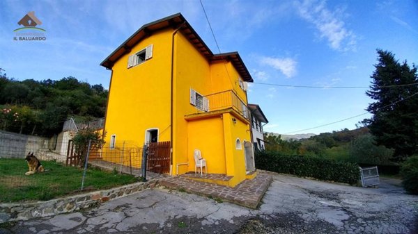 casa indipendente in vendita a Lucca in zona Aquilea