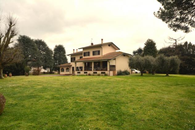 casa indipendente in vendita a Lucca in zona Picciorana