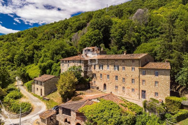 casa indipendente in vendita a Lucca in zona Torre