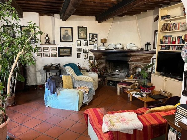 casa indipendente in vendita a Lucca in zona zona San Marco
