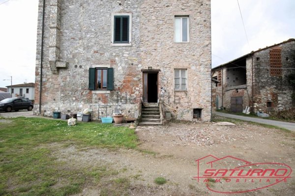 casa indipendente in vendita a Lucca
